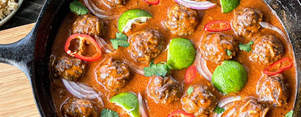 Bild des Artikels „Kokos-Curry-Bison-Fleischbällchen“.